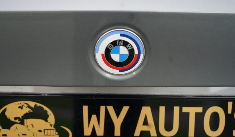 BMW 3-serie 320e M-Sportpakket|Shadow Line|BMW M 50jaar Embleem|Schuifdak|LED|Wide Screen|Volledig digitale Instrumentenpaneel| 18” Wielen| Sfeerverlichting|Getint achterruit| vol