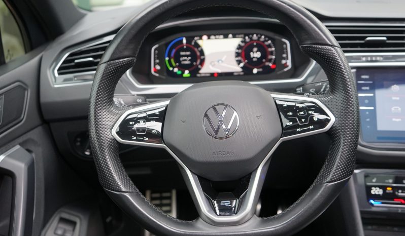 Volkswagen Tiguan 1.4 TSI eHybrid R-Line Business|Black pack| 245pk|Plugin-hybrid|Grote Scherm|Volleer|Elektrische stoelen| Head-up| 20″ wielen| Stuurverwarming|Stoelverwarming|Dodehoek detectie| Panoramadak vol