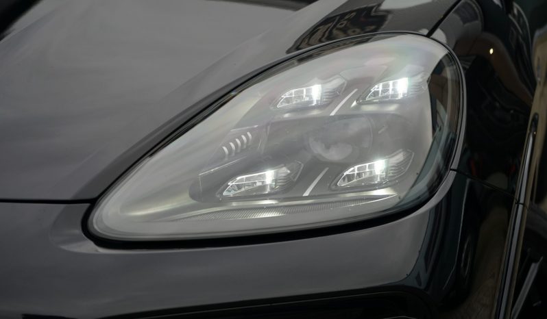 Porsche Cayenne Coupe E-Hybrid Coupe|Platinum|Sportdesign|Softclose|HUD|StoelVentilatie|Stuurverwarming|Stoelverwarming voor en achter| vol