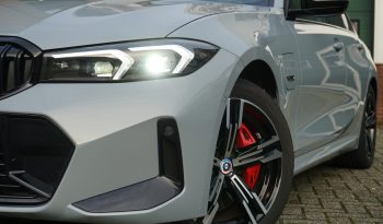 BMW 3-serie 330e M-Sport 292pk|Schuifdak|Elektr. Stoelen/geheugen|Stuurverwarming|Headup|Camera|Navi|Stoelverwarming| Individual hoogglanzend Shadow Line vol
