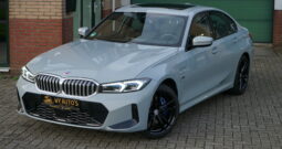 BMW 3-serie 330e M-Sport LaserLight|Navi|Camera|NardoGrey|Sfeerverlichting|Adaptieve Cruisecontrol|Head-up display